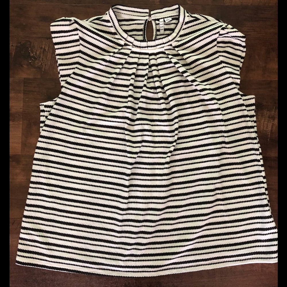 ELLE Cap-Sleeve Blouse